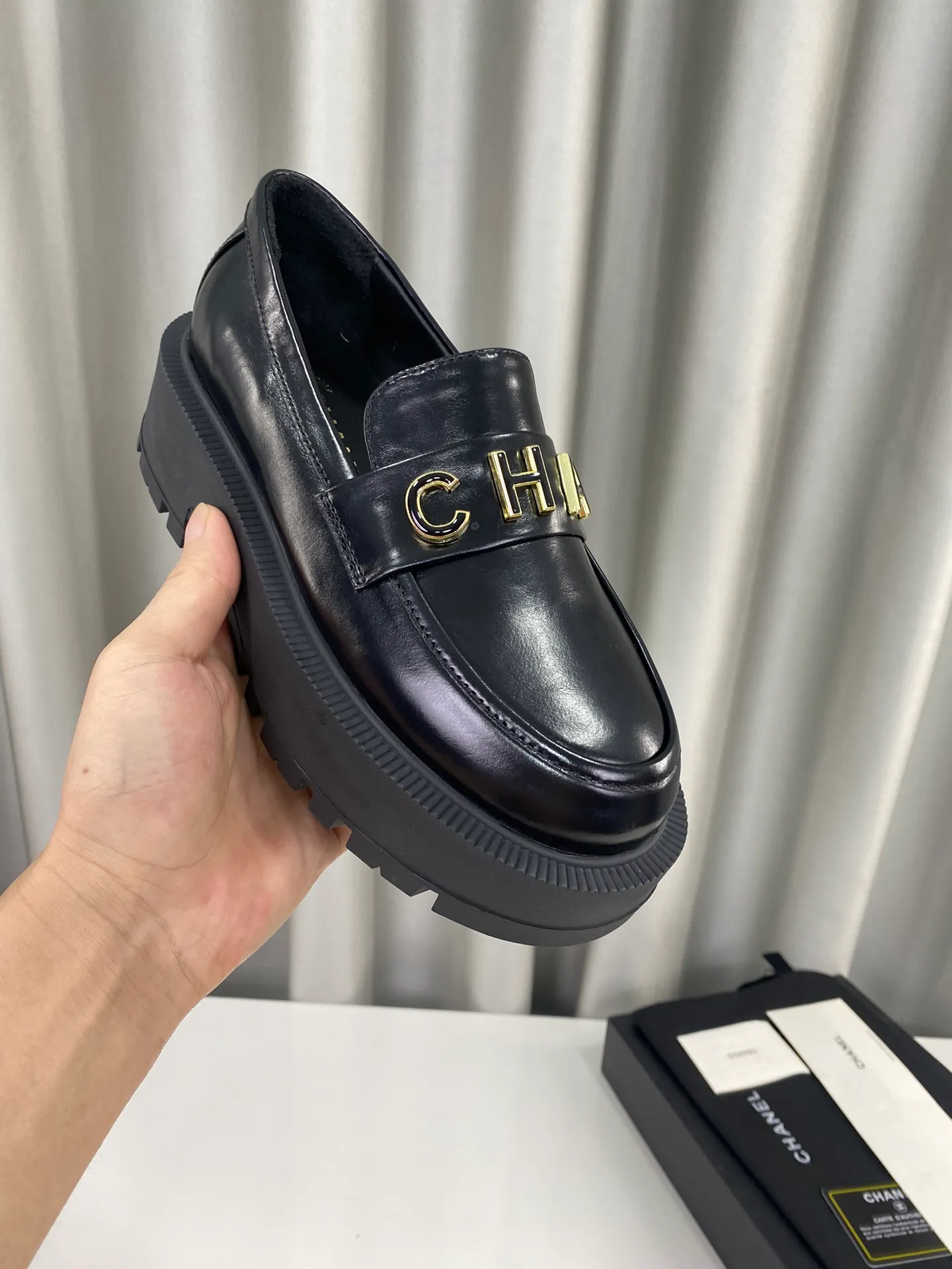 👟👟Ex-factory price 600🌈🌈Women's Chanel Chanel 2024s new thick-soled loafers for autumn and winter ☑️ Goddess series, with the elegant and ladylike temperament of Chanel, super attractive, irresistible, and heart-warming. ▪ Upper: imported cowhide ▪ Lining: frosted cowhide ▪ Outsole: original TPU outsole ▪Code number: 35-39 (40 pieces are custom-made and cannot be returned or exchanged)